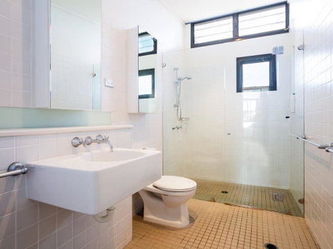 Beach View At One Mile', 8/26 One Mile Close - Infinity Complex Pool & WIFI - Accommodation Brunswick Heads 1
