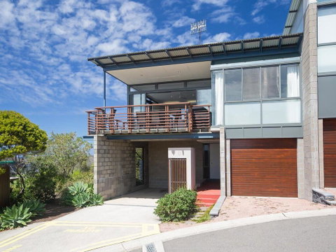 Beach View At One Mile', 8/26 One Mile Close - Infinity Complex Pool & WIFI - Accommodation Brunswick Heads 0
