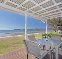 Beached Inn' 93 Foreshore Drive - Spacious beach front house - Accommodation Brunswick Heads