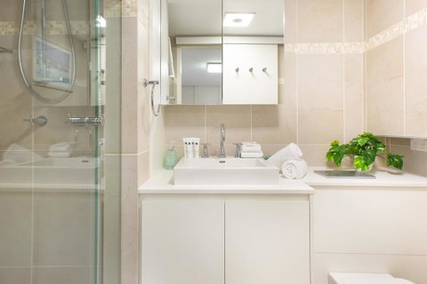 Beachfront Manly Apartment With Parking And Balcony - Accommodation Brunswick Heads 2