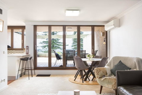 Beachfront Manly Apartment With Parking And Balcony - Accommodation Brunswick Heads 0