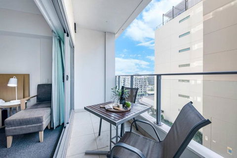 Resort-Style Sister Studios - Double Delight In The CBD - Accommodation Brunswick Heads 2