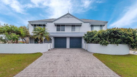 RED Rock - Townhouse In Town - Accommodation Brunswick Heads 0