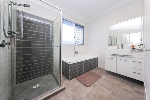 Redcliffe - Accommodation Brunswick Heads 2