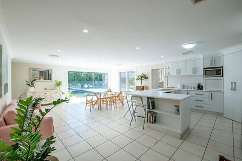 Regand Retreat - Luxurious Family Home, Pool - Accommodation Brunswick Heads 3