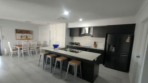 Relax Poolside By The Canal - Accommodation Brunswick Heads 2