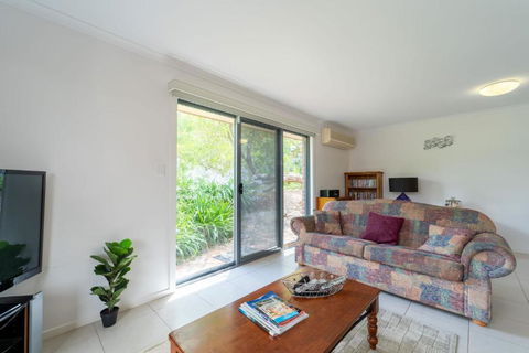 Relaxing Holiday Home Pets Are Welcome - Accommodation Brunswick Heads 3