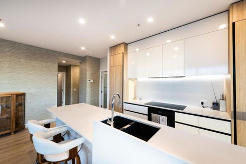 Renai 27 - 2 Bedroom Apt In Manuka - Accommodation Brunswick Heads 3