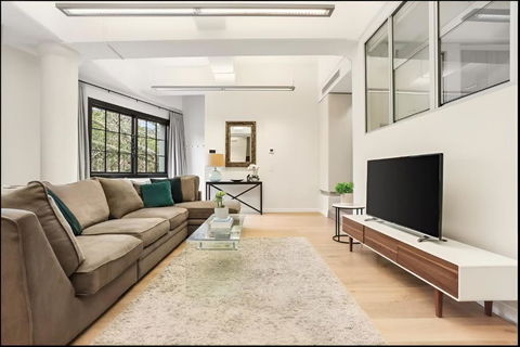 Renovated Warehouse Conversion In Heart Of Sydney - Accommodation Brunswick Heads 1