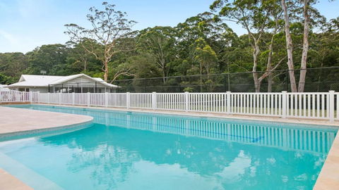Resort Style Living With Pool, Tennis Court And Beach - Accommodation Brunswick Heads 1