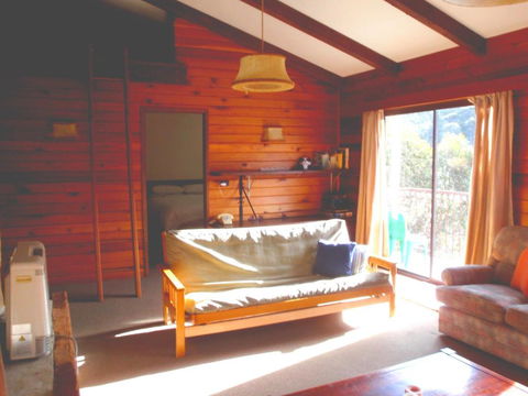 Retro 2 Bedroom Apartment - Accommodation Brunswick Heads 2