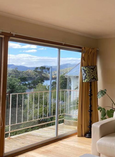 Retro Apartment Cornelian Bay - Water Views - Accommodation Brunswick Heads 2