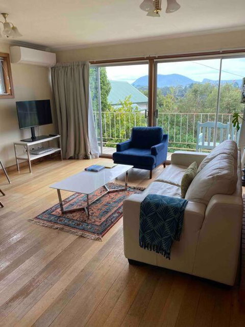 Retro Apartment Cornelian Bay - Water Views - Accommodation Brunswick Heads 1