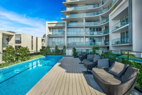 Retro Modern With Pool Near Westfield Doncaster - Accommodation Brunswick Heads 3