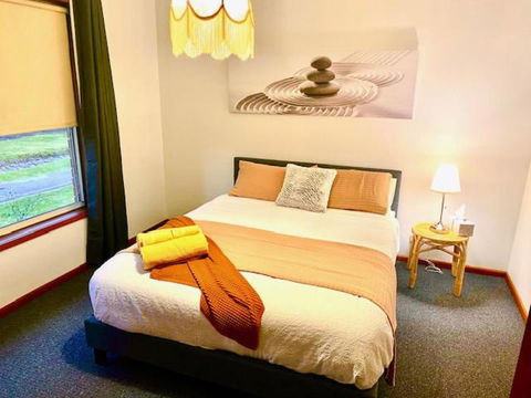 Retro Riverside Redan, Ballarat - Accommodation Brunswick Heads 1