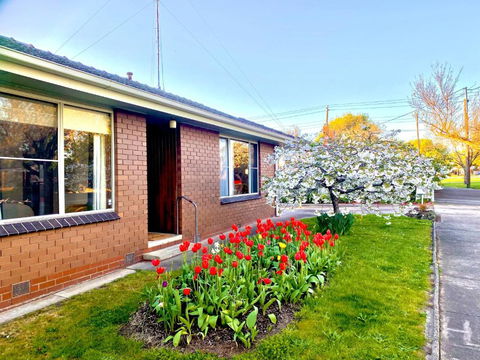 Retro Riverside Redan, Ballarat - Accommodation Brunswick Heads 0