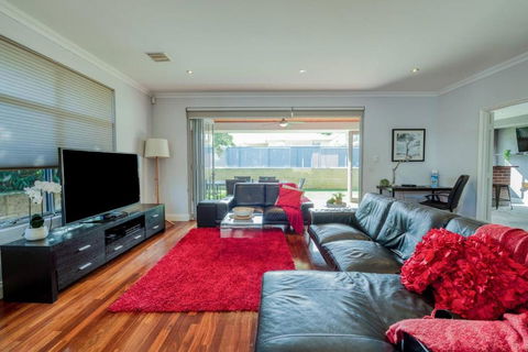 Rivervale Retreat - Spacious Family Living - Accommodation Brunswick Heads 1