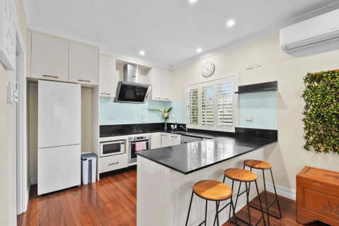 Room In Large Home 6 Min To CBD - Accommodation Brunswick Heads 2