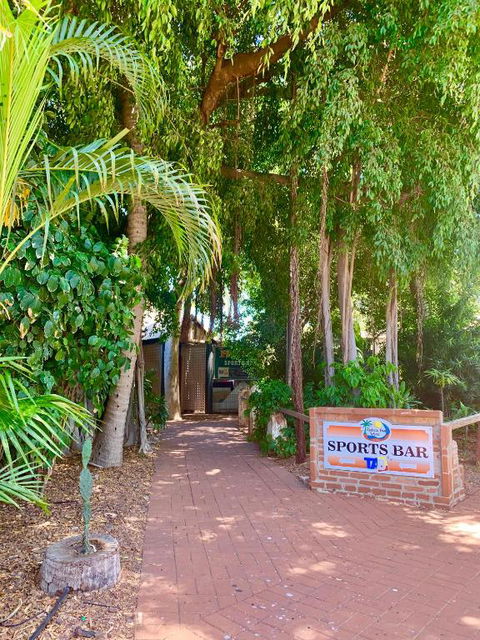 Roebuck Bay Hotel - Accommodation Brunswick Heads 1