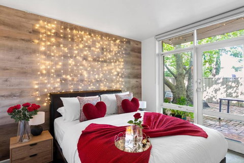 Romantic Retreat With Garden - Accommodation Brunswick Heads 0
