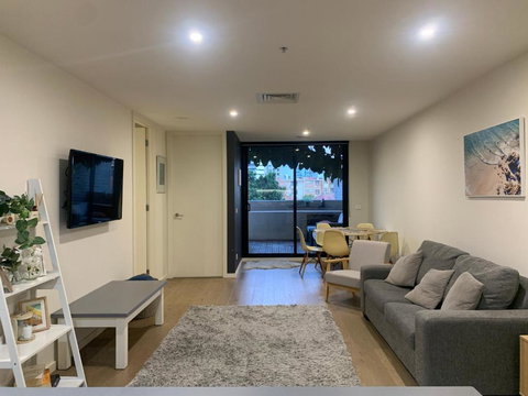 Rooftop Infinity Pool - St Kilda Luxury - Accommodation Brunswick Heads 2