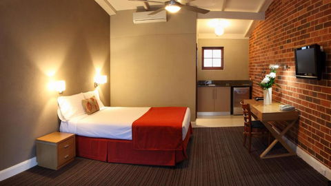 Rose & Crown Hotel - Accommodation Brunswick Heads 1