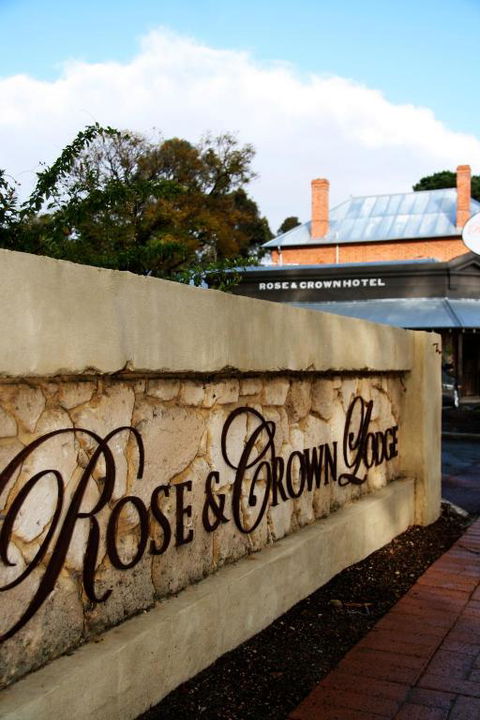 Rose & Crown Hotel - Accommodation Brunswick Heads 3