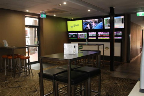 Royal Hotel Orange - Accommodation Brunswick Heads 2