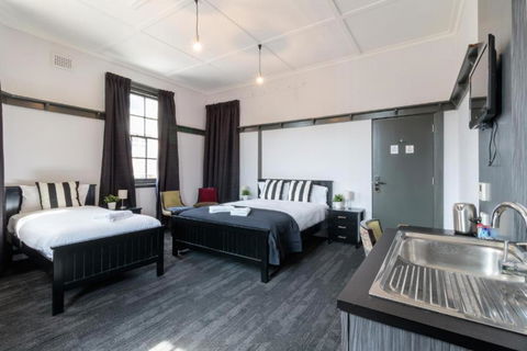 Royal Hotel Ryde - Accommodation Brunswick Heads 2