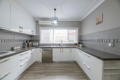 Roycox Cottage - Charming Escape, Fireplace - Accommodation Brunswick Heads 2