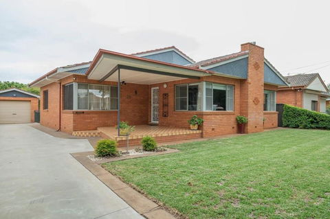 Roycox Cottage - Charming Escape, Fireplace - Accommodation Brunswick Heads 3