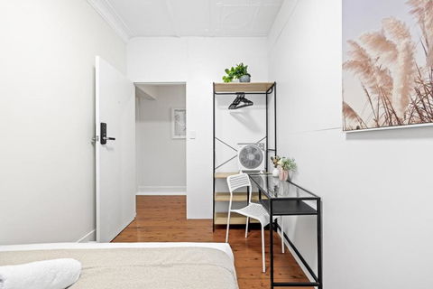 Rustic Double Room - Nearby Stations & Stores - Shared Bathroom - Accommodation Brunswick Heads 3