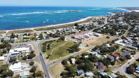 Sail House Overlooking Lancelins Main Park - Accommodation Brunswick Heads 1