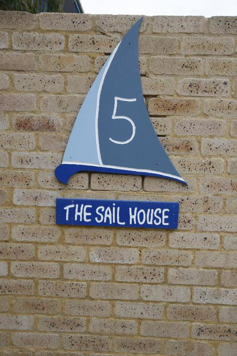 Sail House Overlooking Lancelins Main Park - Accommodation Brunswick Heads 2