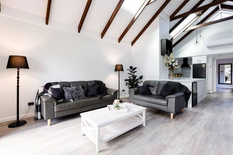 Salt & Pepper; Beautiful Town House In Margs! - Accommodation Brunswick Heads 1
