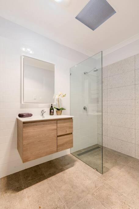 Salt & Pepper; Beautiful Town House In Margs! - Accommodation Brunswick Heads 2
