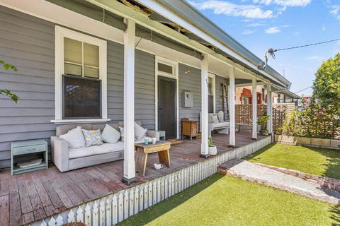 Saltbush Cottage In Fabulous South Fremantle - Accommodation Brunswick Heads 0