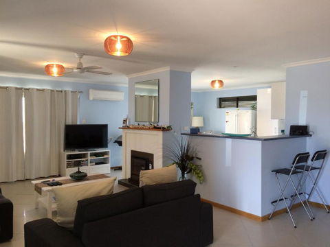 Salty Air Apartments Kingscote Kangaroo Island - Accommodation Brunswick Heads 0