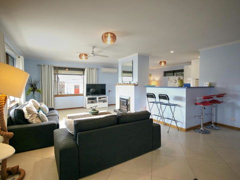 Salty Air Apartments Kingscote Kangaroo Island - Accommodation Brunswick Heads 3