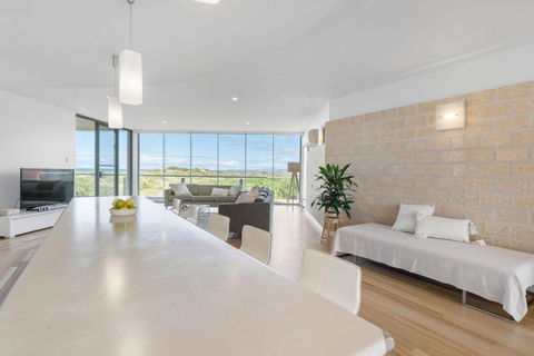 Samphire Middleton-Beach - BYO Linen - Wi-Fi-Luxury-Family - Accommodation Brunswick Heads 3