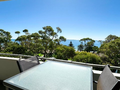 Rockingham Waterfront At Nautilus - Accommodation Brunswick Heads 3