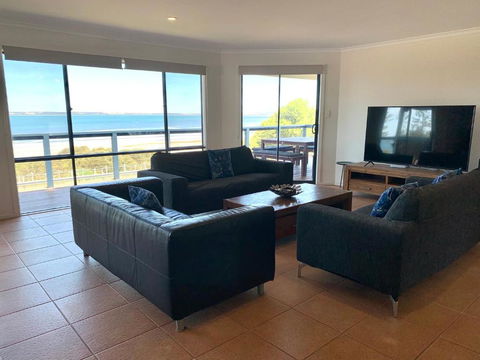 Sandcastle - A Esplanade Place, Stunning Views - Accommodation Brunswick Heads 1