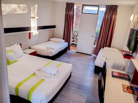 Sandors Motor Inn - Accommodation Brunswick Heads 2