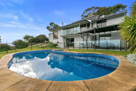 Sunset Estate In Mount Osmond - Accommodation Brunswick Heads 3