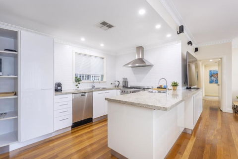 Swanbourne Family Home - Executive Escapes - Accommodation Brunswick Heads 3