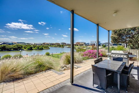 T2 12 Wentworth Pde Hindmarsh Island - No Linen Included - Accommodation Brunswick Heads 1