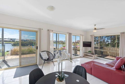 T2 12 Wentworth Pde Hindmarsh Island - No Linen Included - Accommodation Brunswick Heads 3
