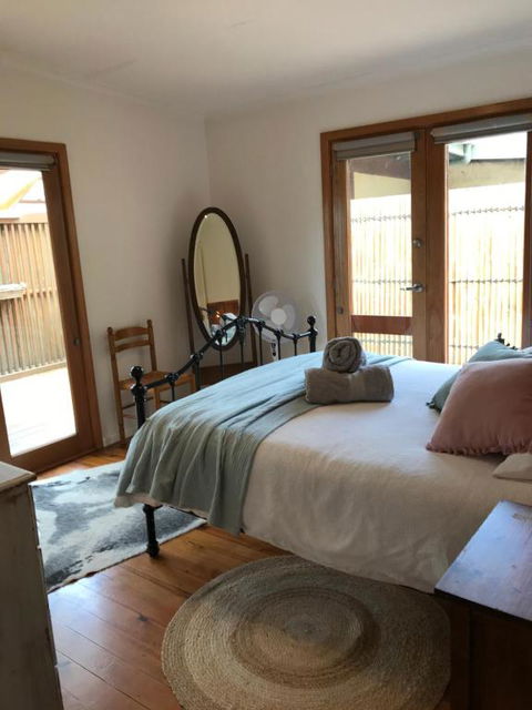 The Green Room Wattle Glen - Accommodation Brunswick Heads 2