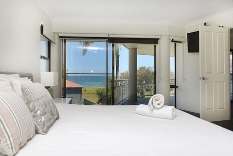 BEACHSIDE MANOR - Walk To The Beach - Accommodation Brunswick Heads 1