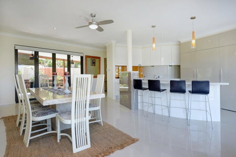 BEACHSIDE MANOR - Walk To The Beach - Accommodation Brunswick Heads 3